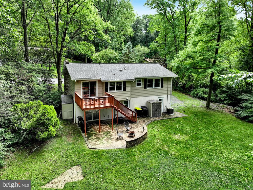25 Woodland Dr