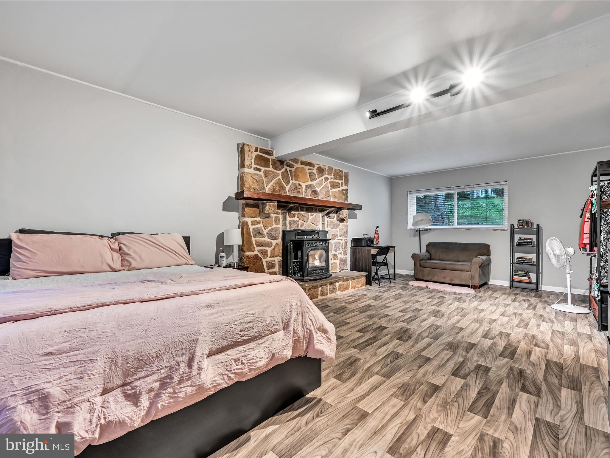 25 Woodland Dr