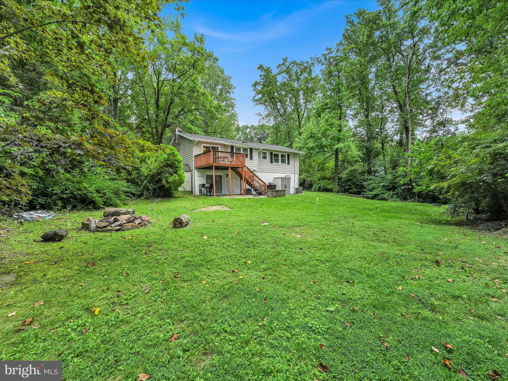 25 Woodland Dr