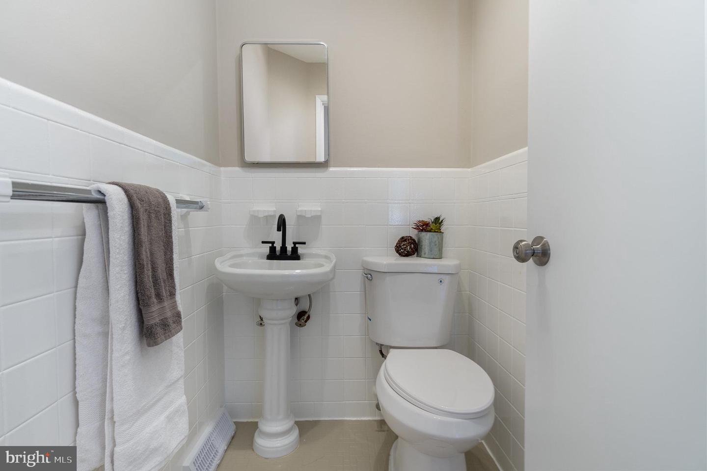 26 Winding Hill Dr