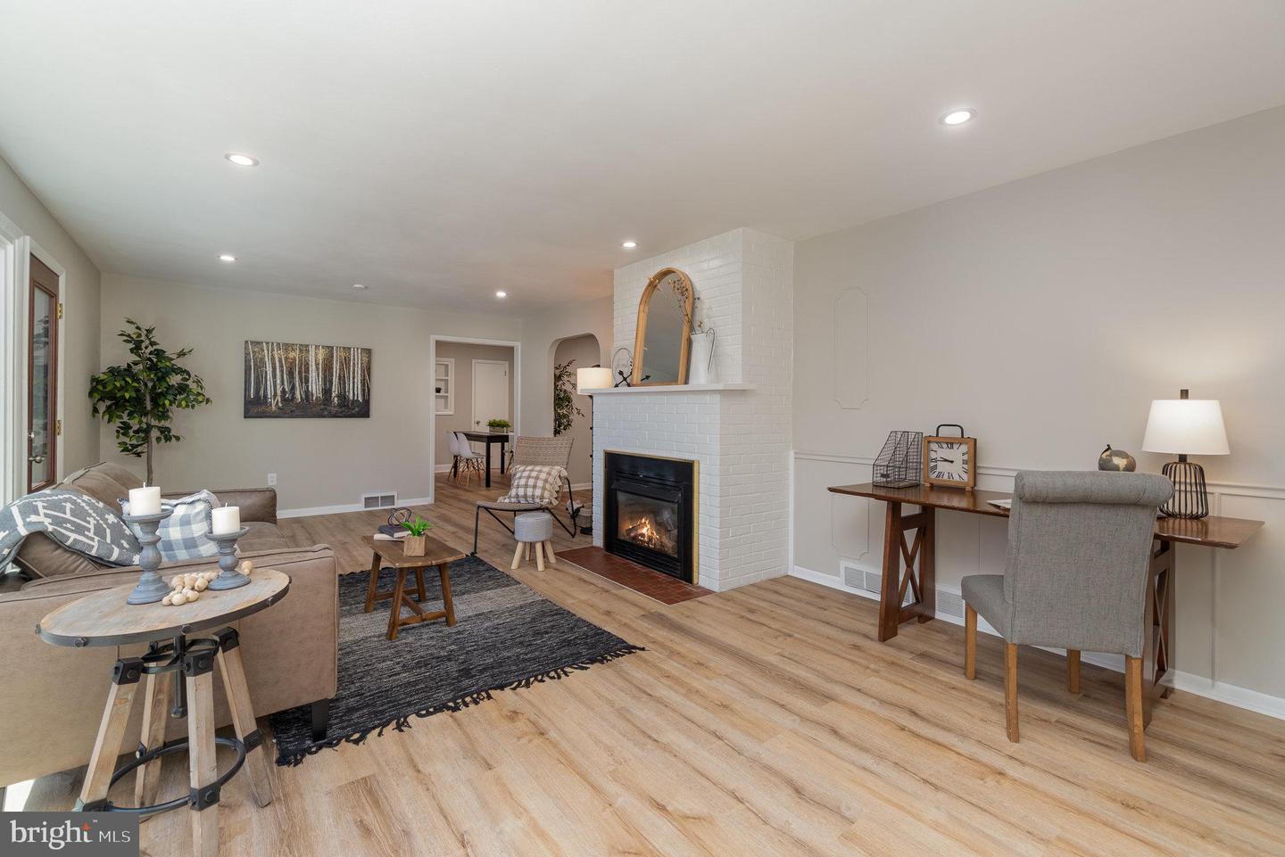 26 Winding Hill Dr