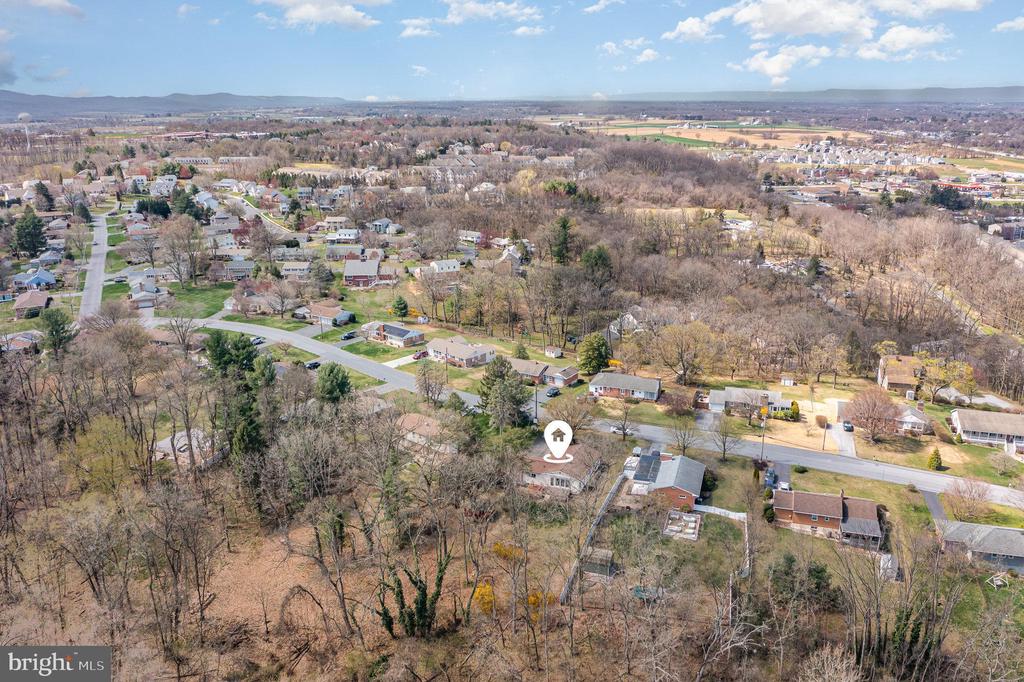 26 Winding Hill Dr