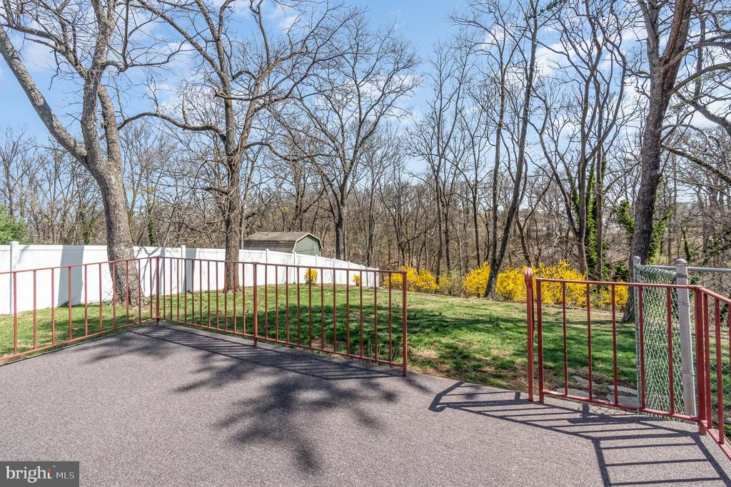 26 Winding Hill Dr