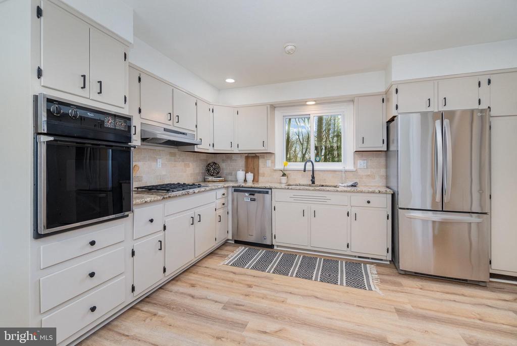 26 Winding Hill Dr