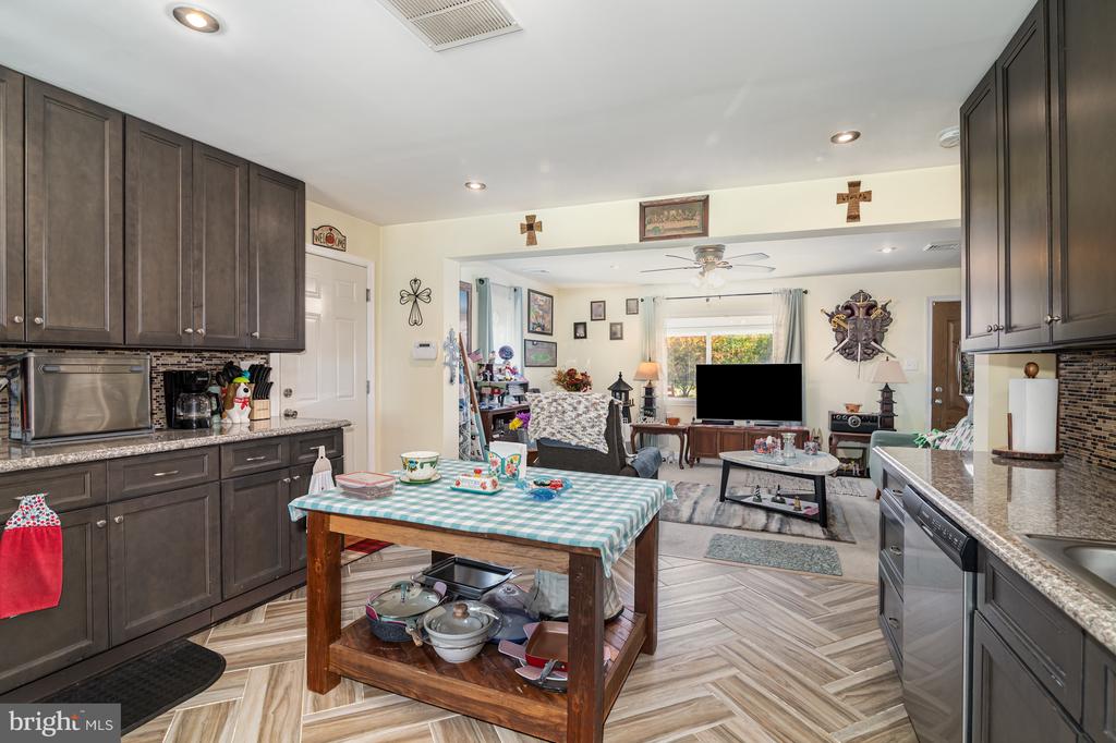 6114 NASSAU ROAD