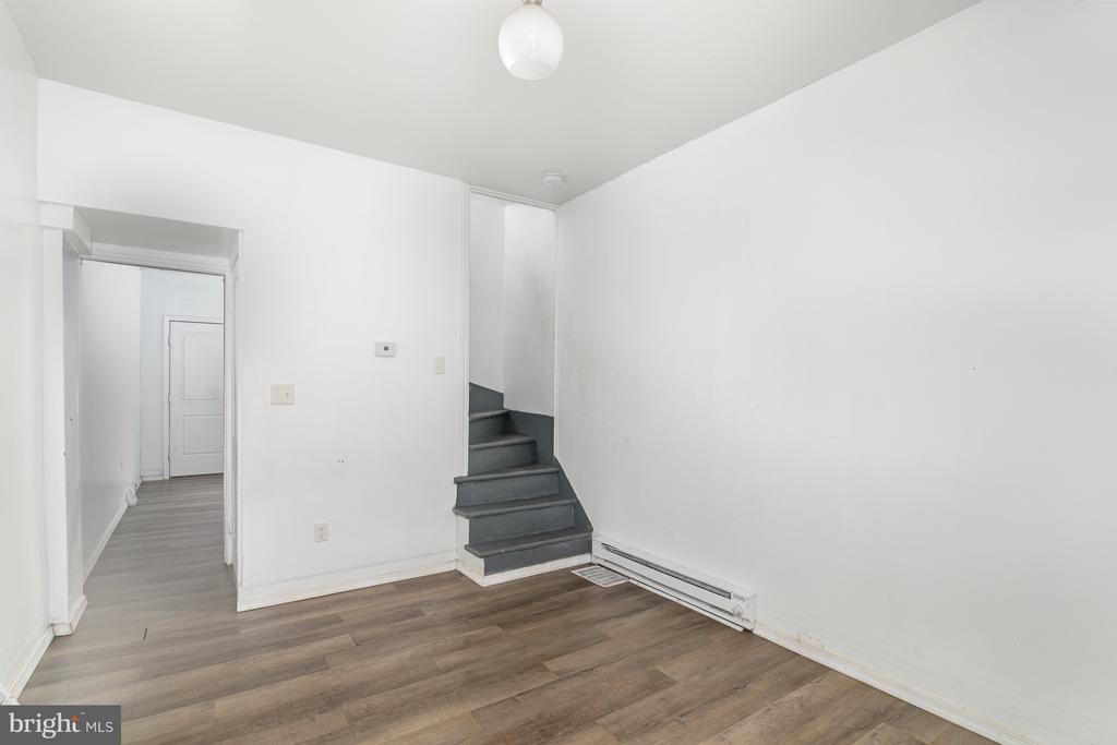 1933 LOGAN STREET 1/2