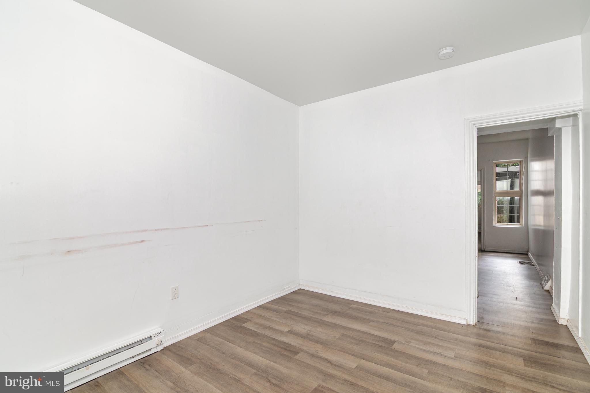 1933 LOGAN STREET 1/2