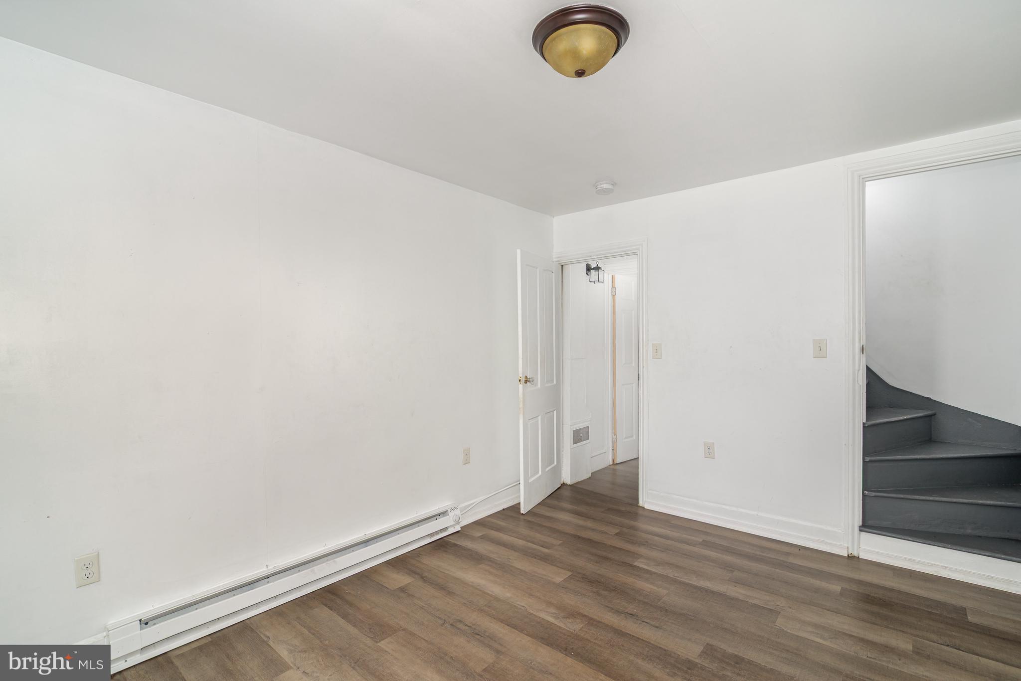 1933 LOGAN STREET 1/2