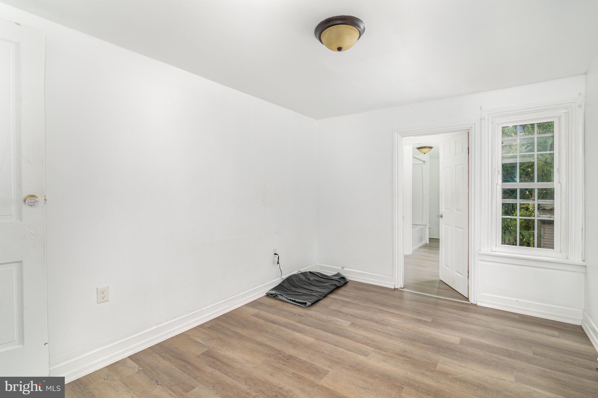 1933 LOGAN STREET 1/2