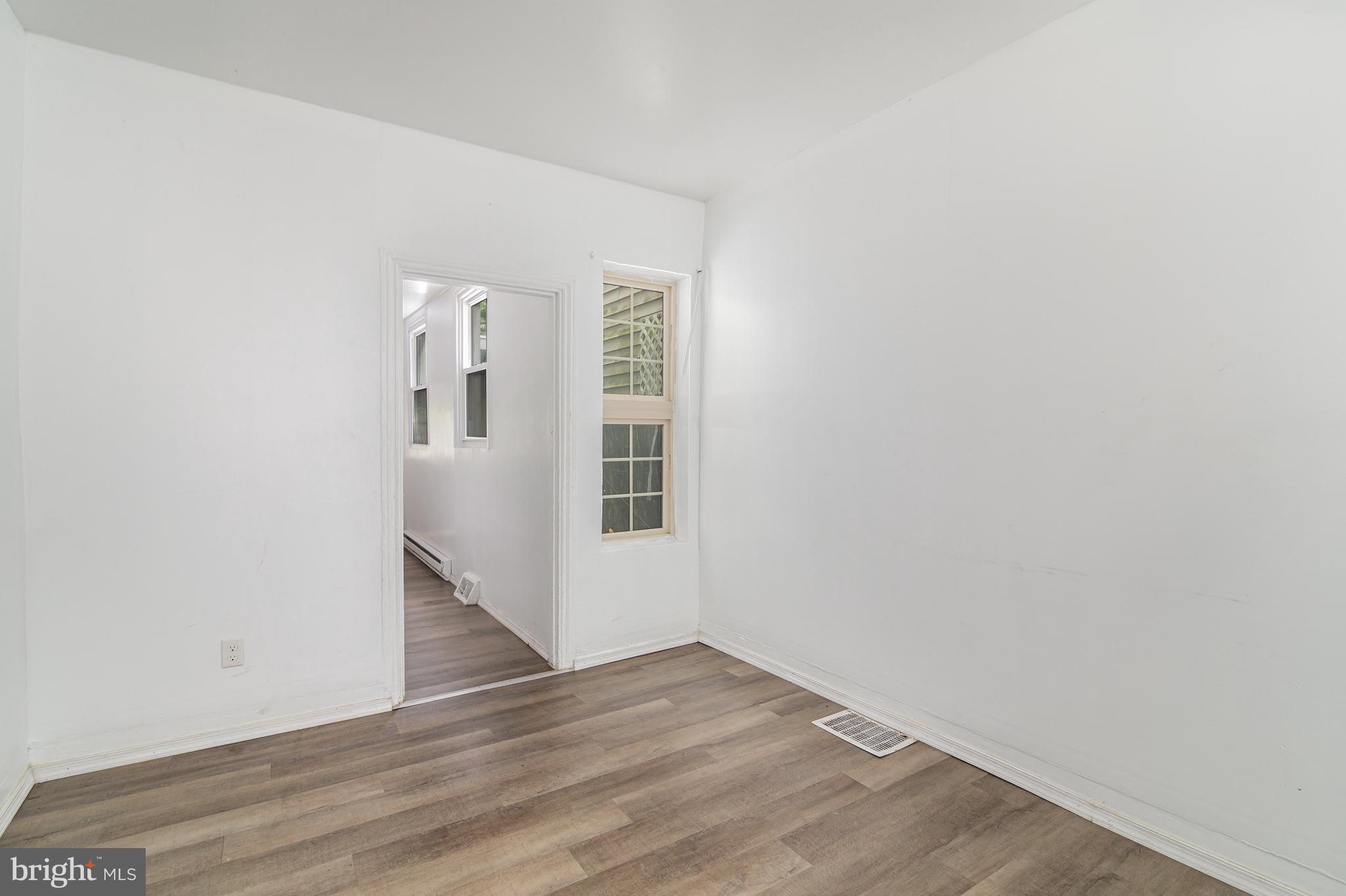 1933 LOGAN STREET 1/2