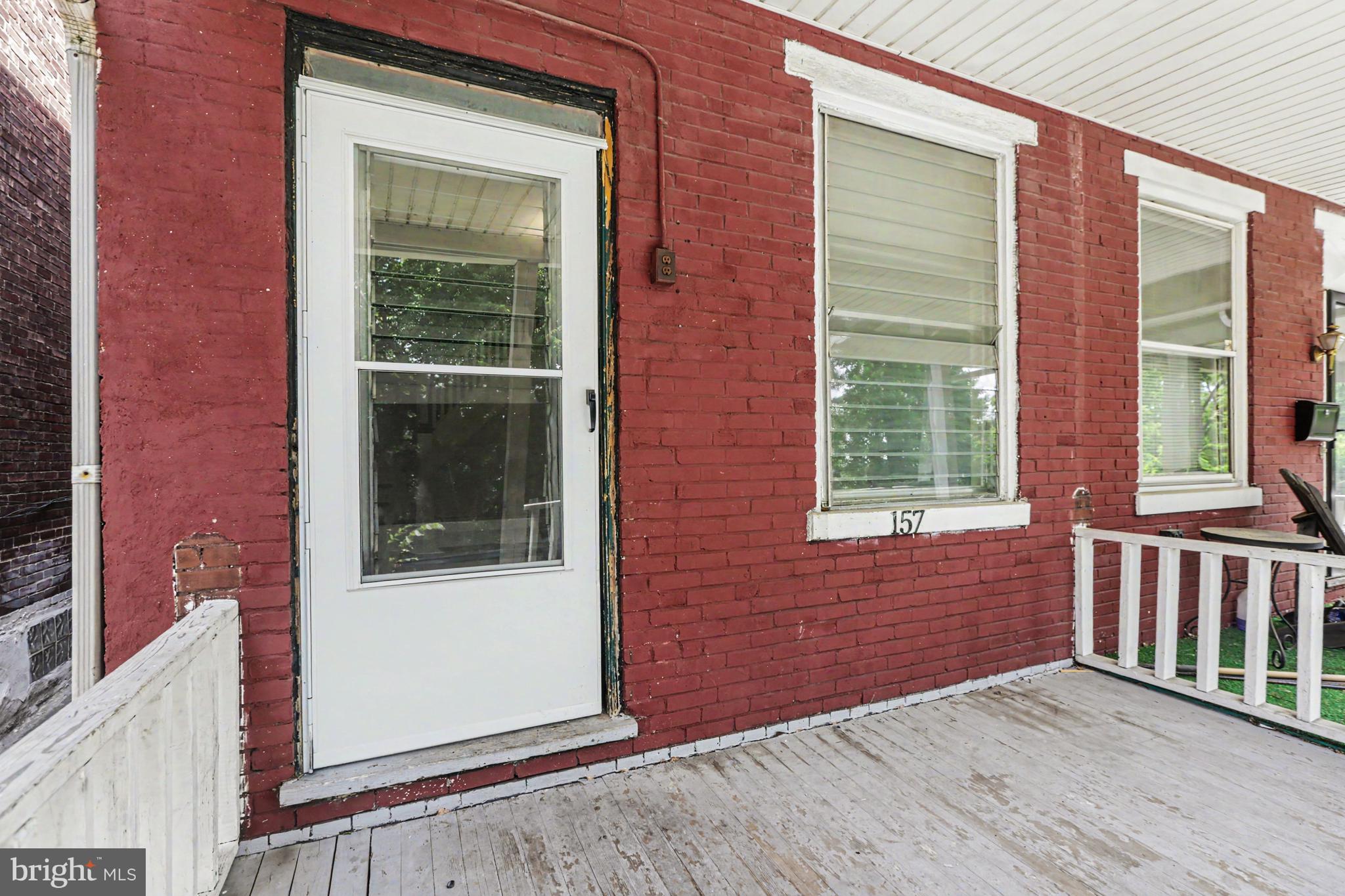 157 ROYAL TERRACE