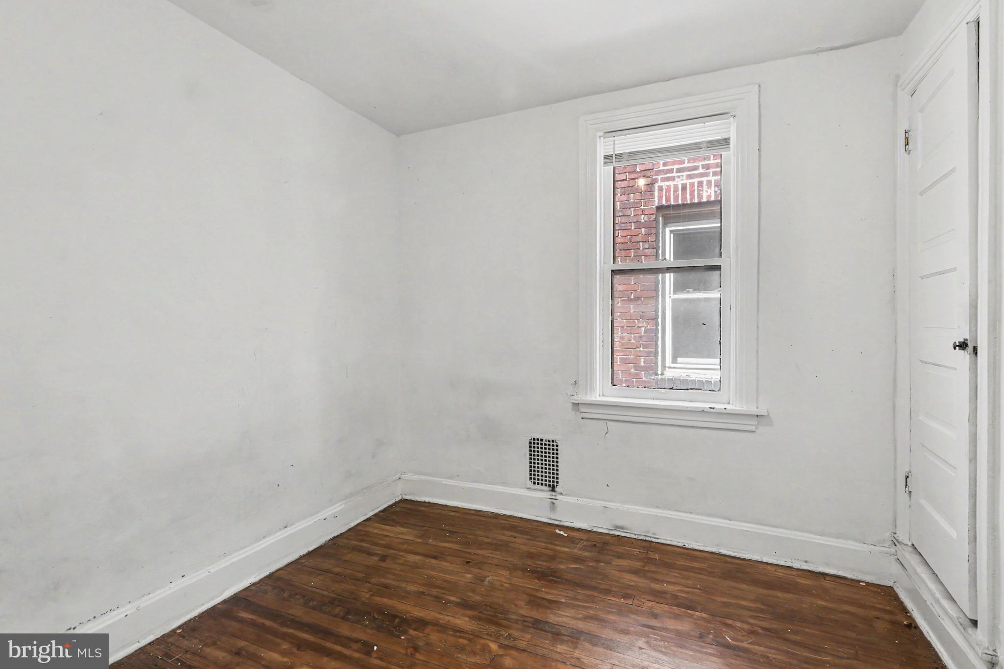 157 ROYAL TERRACE