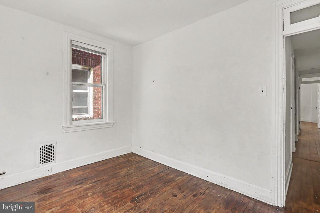 157 ROYAL TERRACE