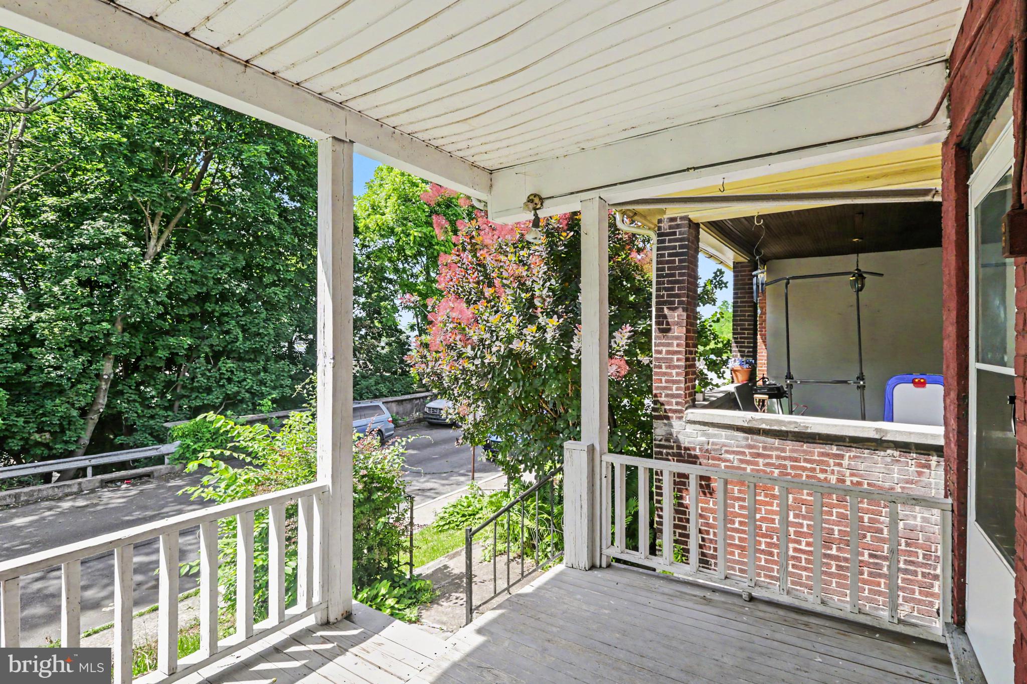 157 ROYAL TERRACE