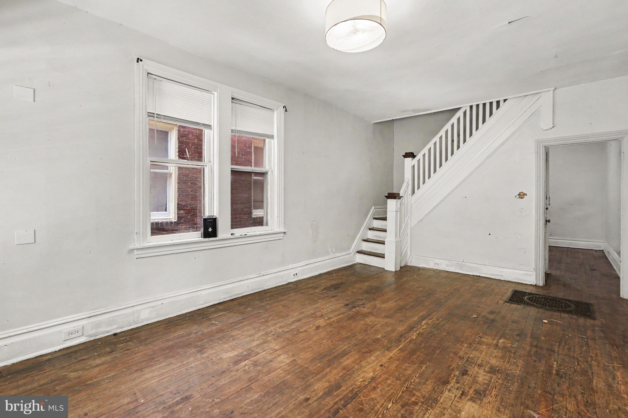 157 ROYAL TERRACE