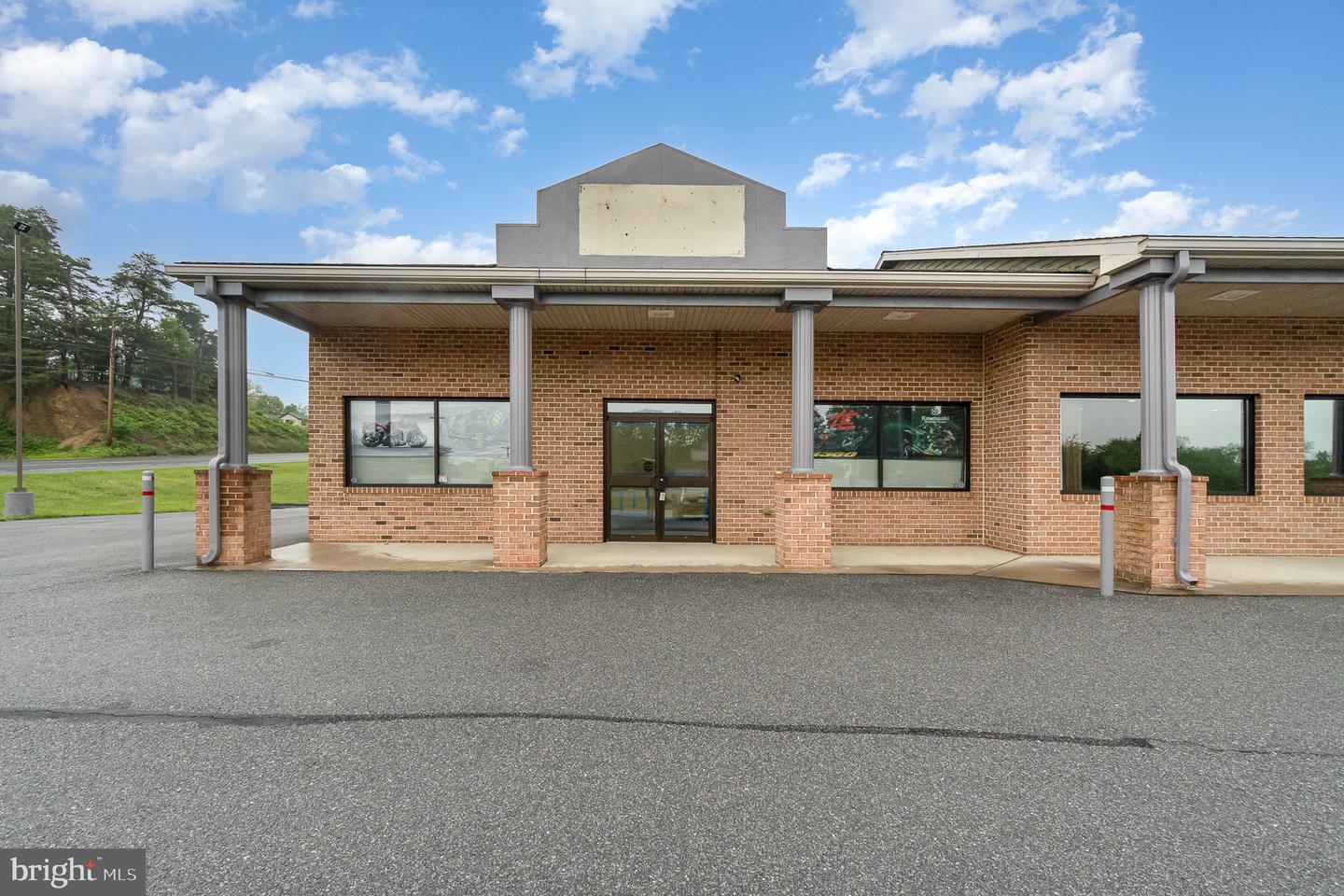 2764 Lincoln Way West