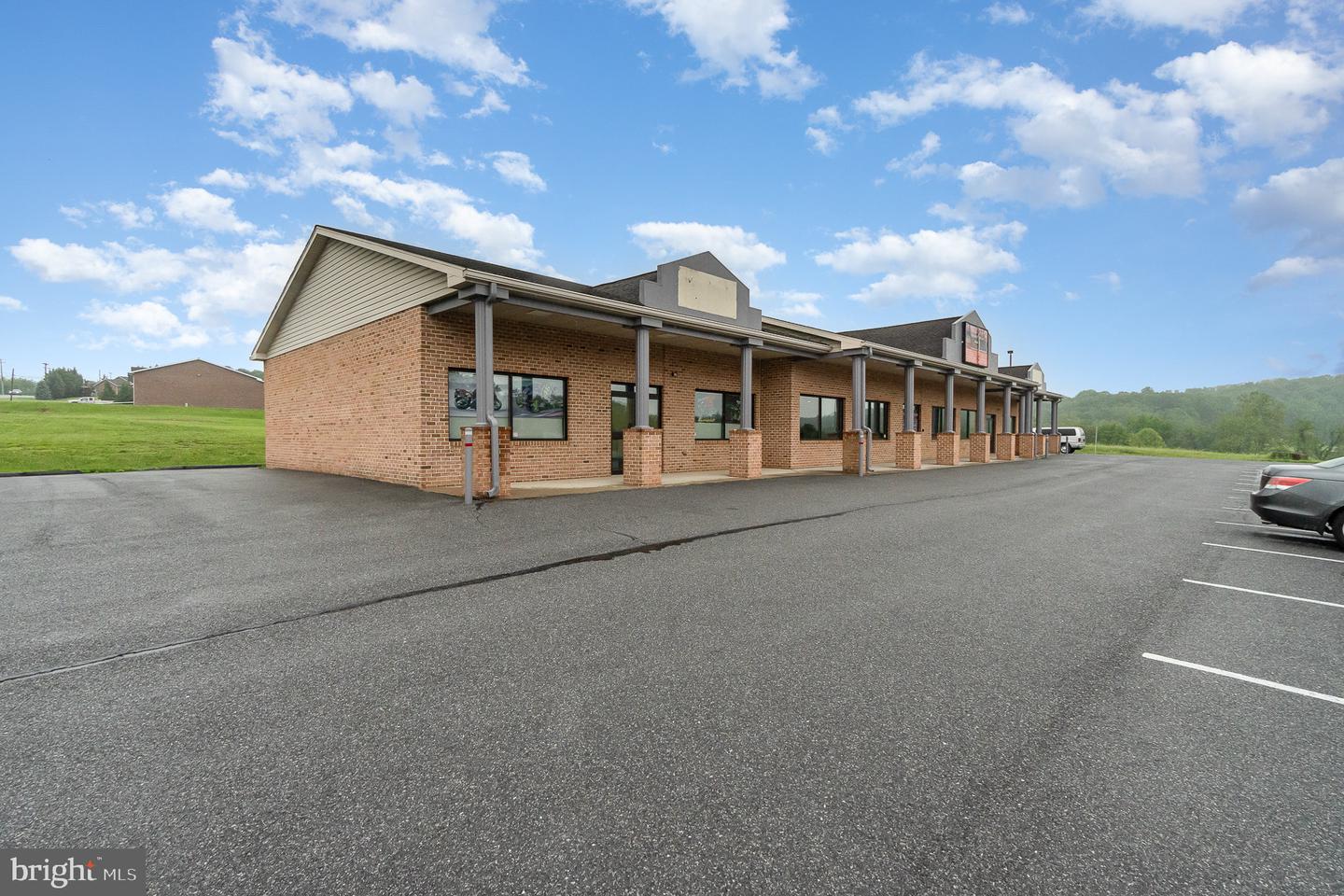 2764 Lincoln Way West