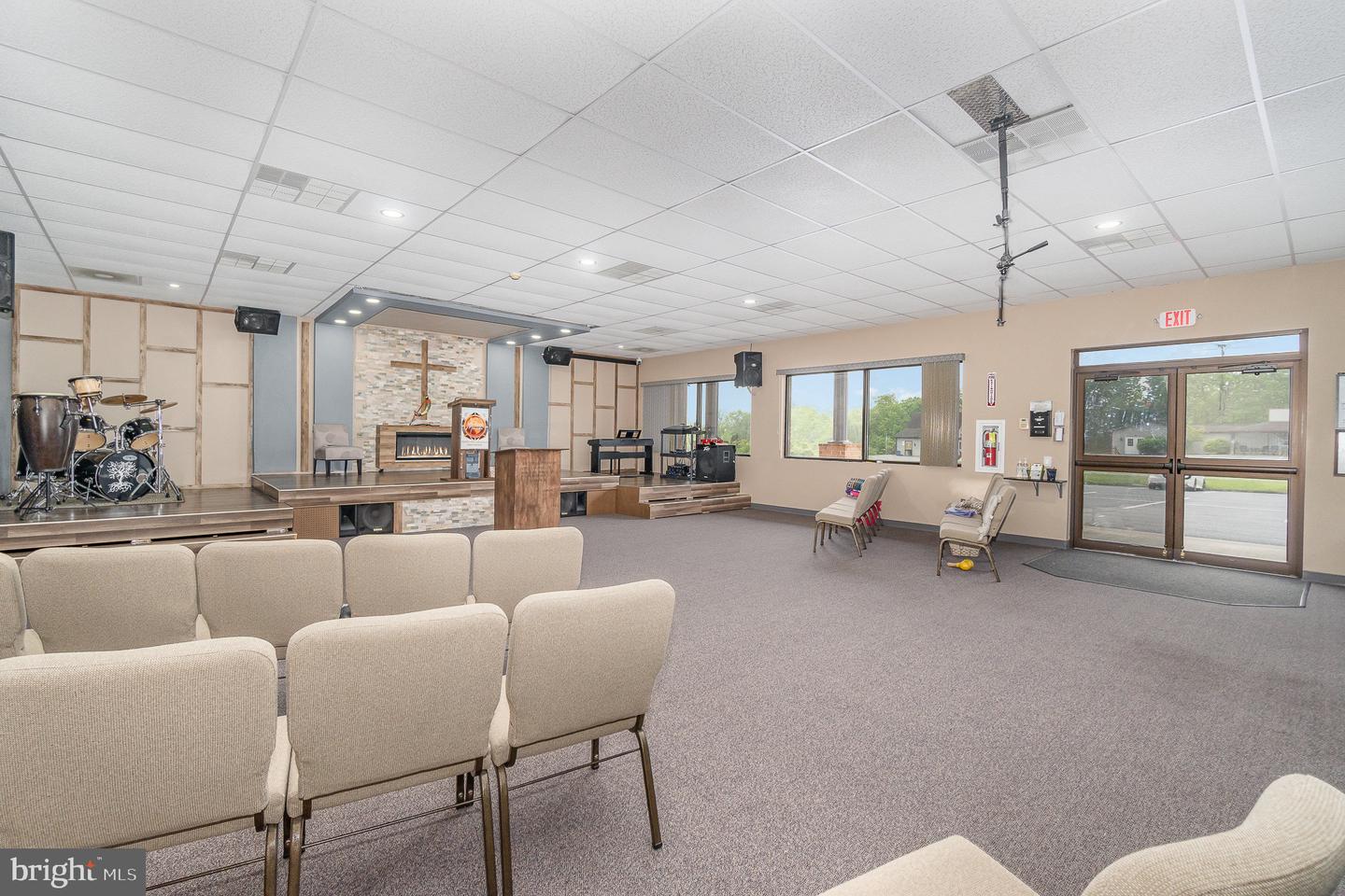 2764 Lincoln Way West