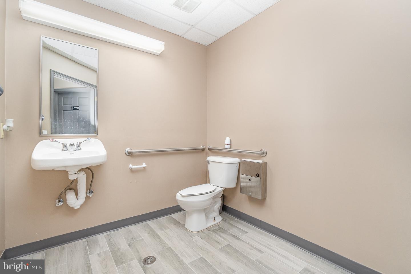 2764 Lincoln Way West