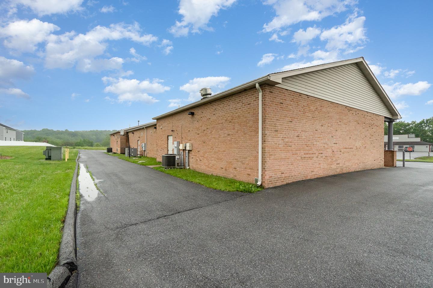2764 Lincoln Way West