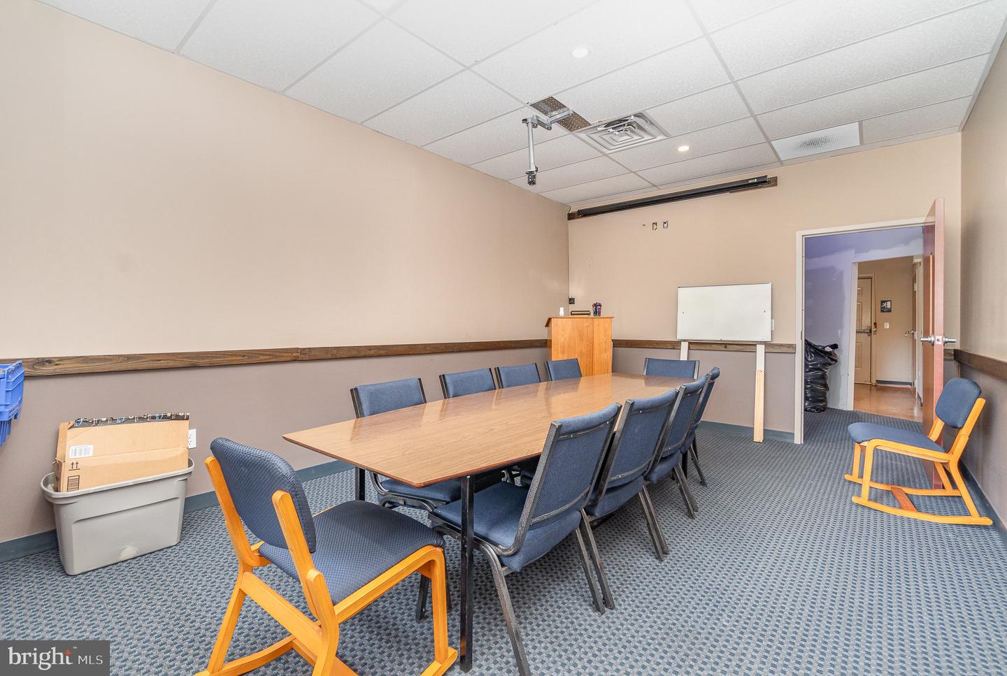 2764 Lincoln Way West