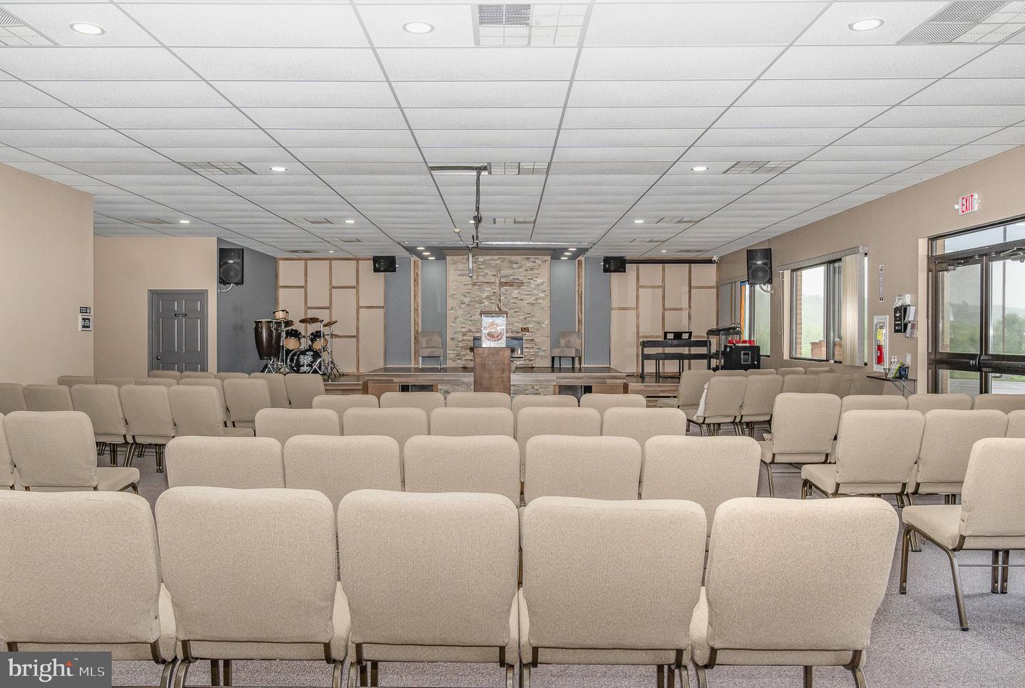 2764 Lincoln Way West