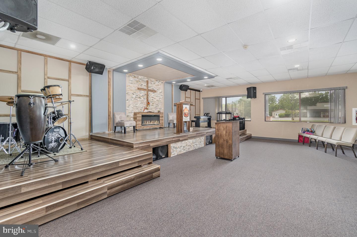 2764 Lincoln Way West