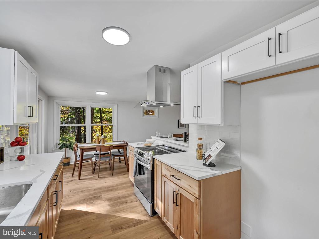 1551 Furnace Hills Pike