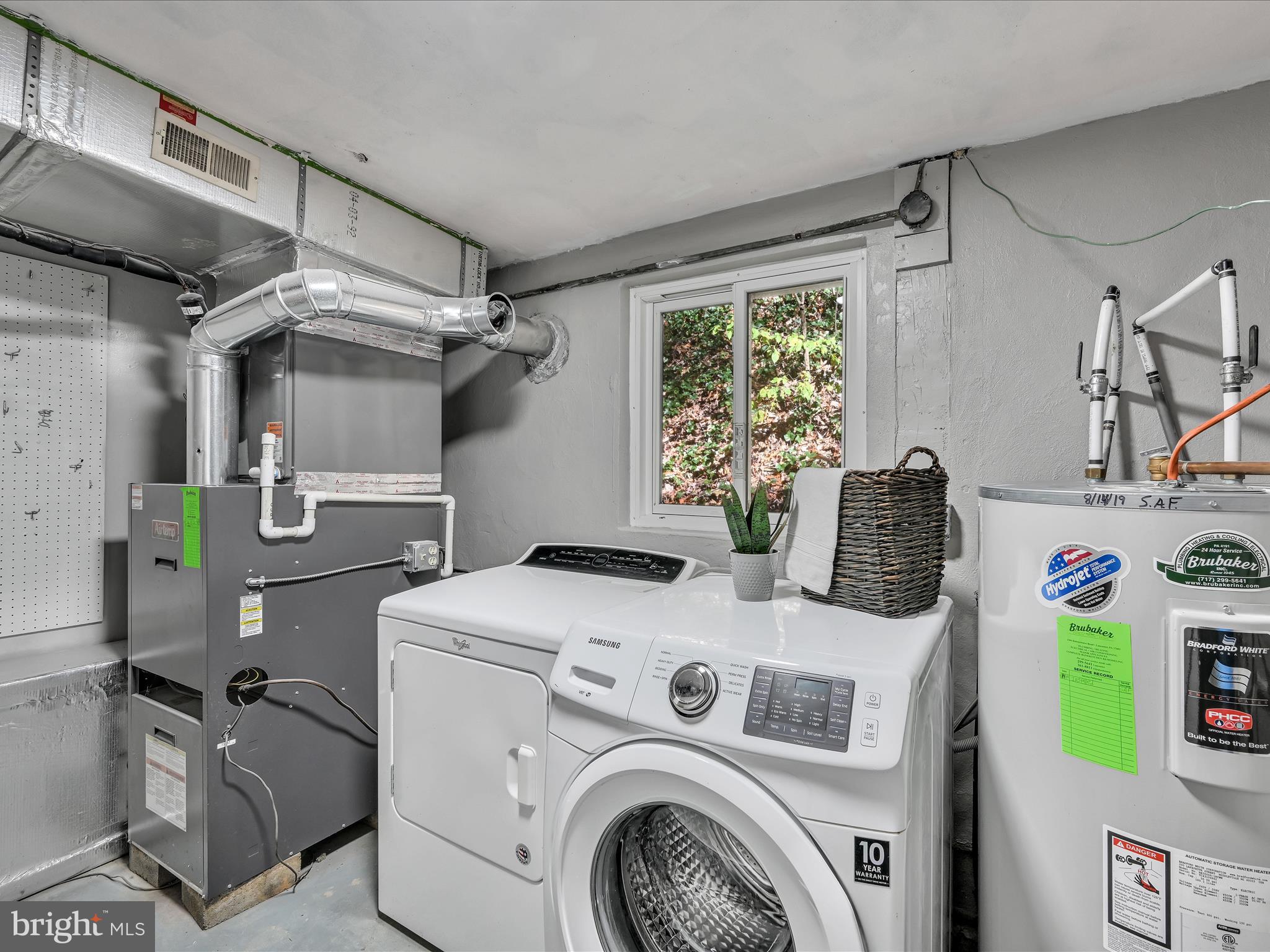 1551 Furnace Hills Pike