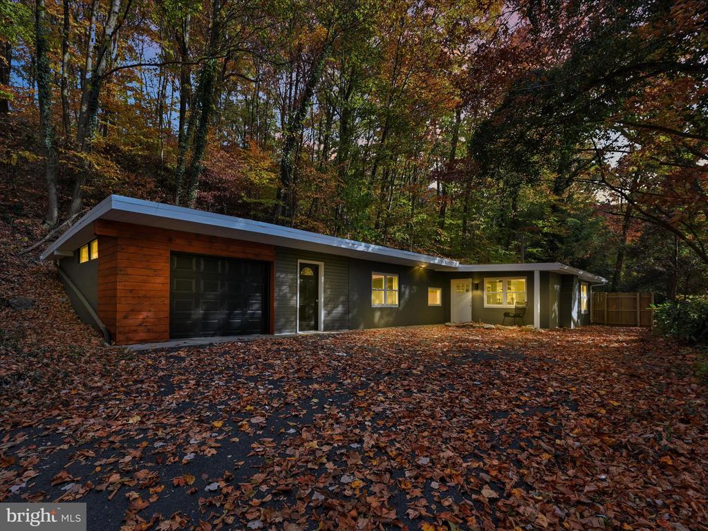 1551 Furnace Hills Pike