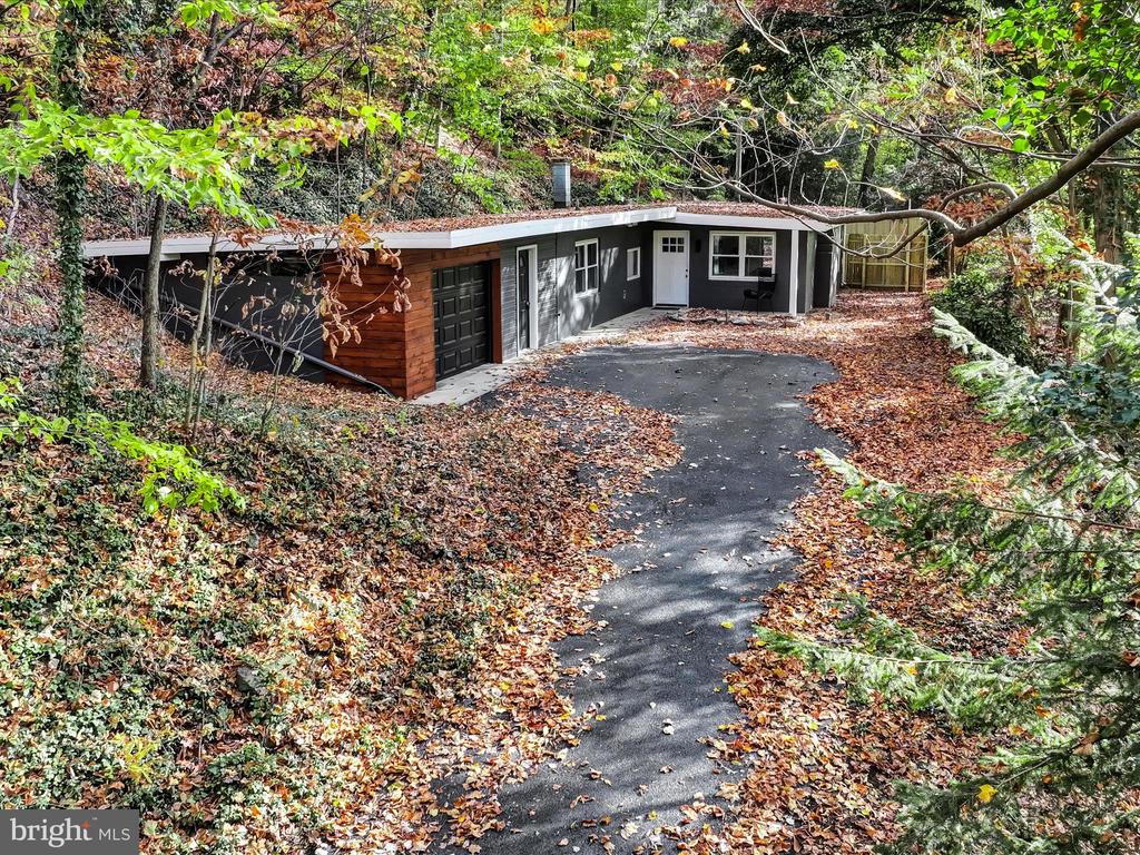 1551 Furnace Hills Pike
