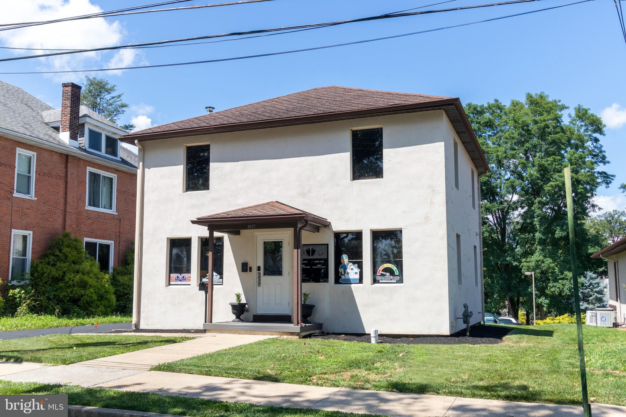 1027 Poplar STREET