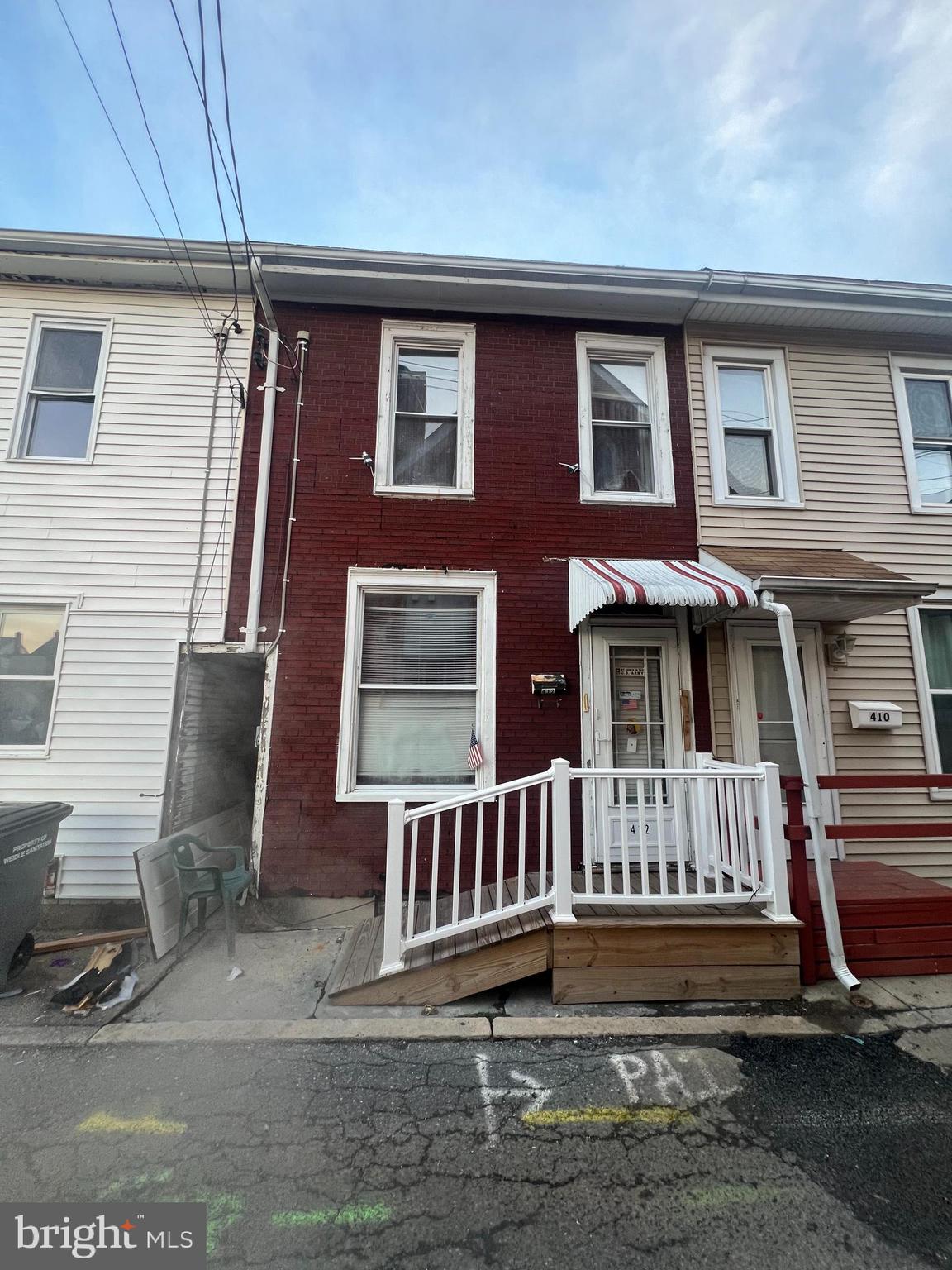 412 Jones St