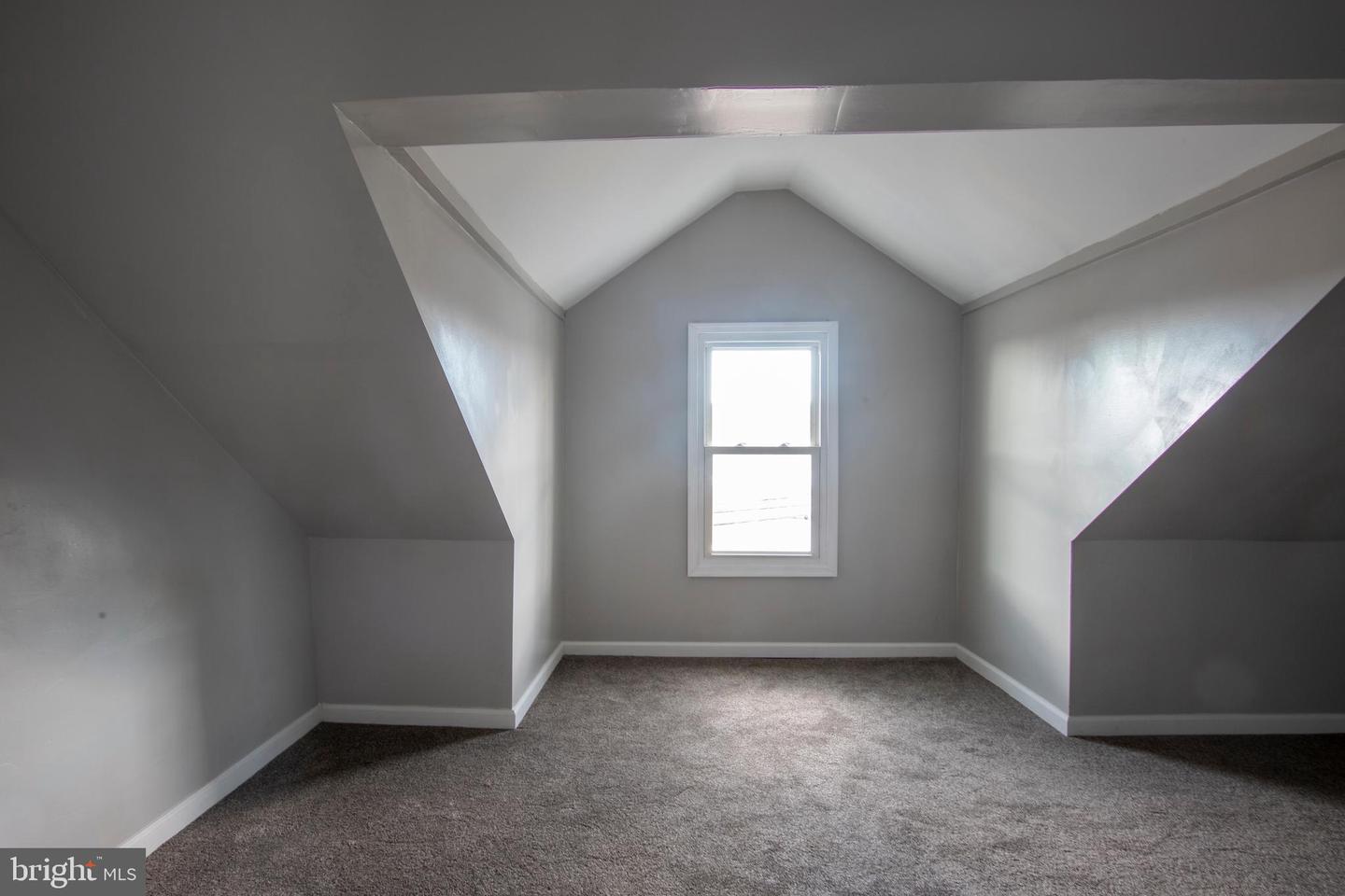 100-1/2 Lehman St