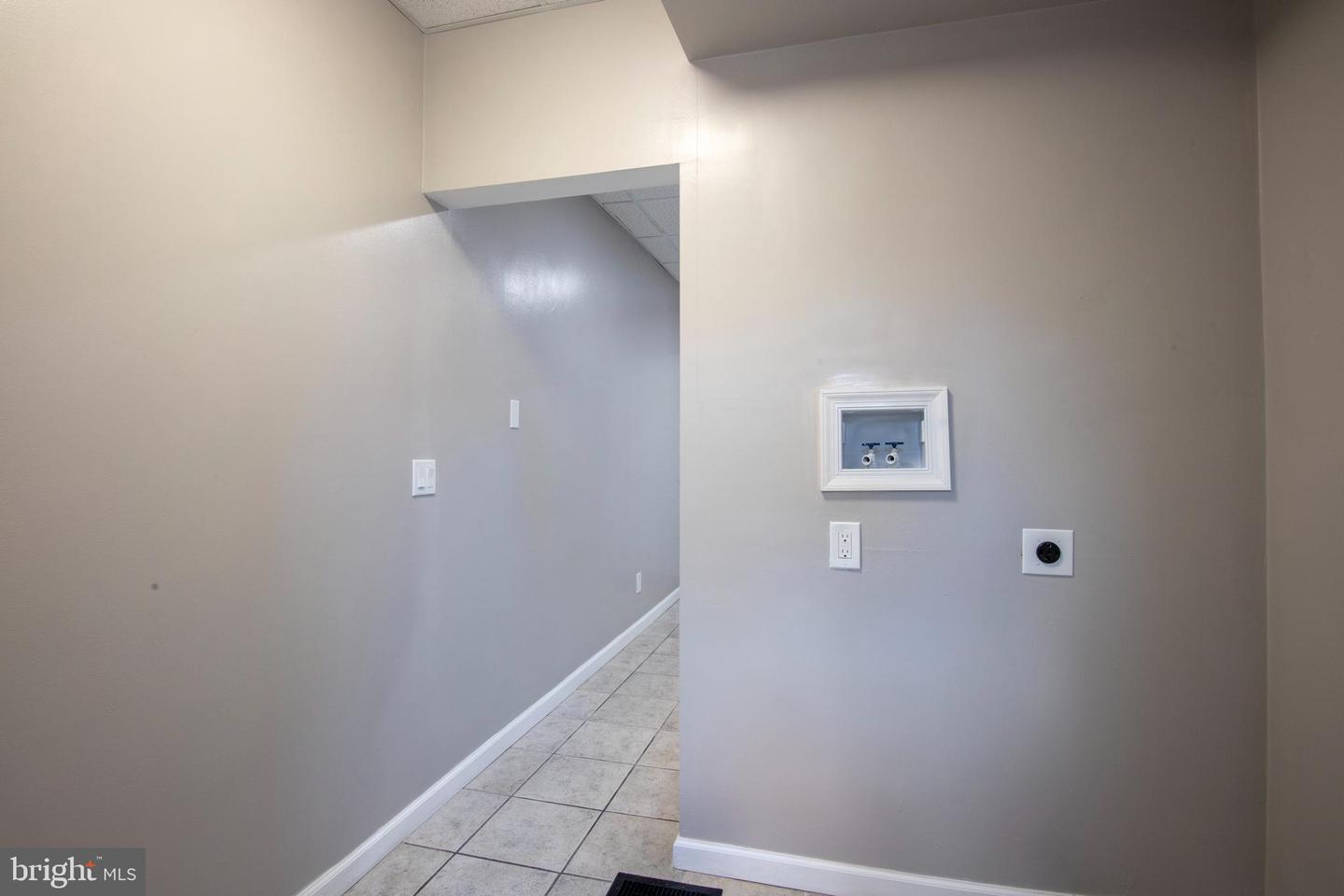 100-1/2 Lehman St