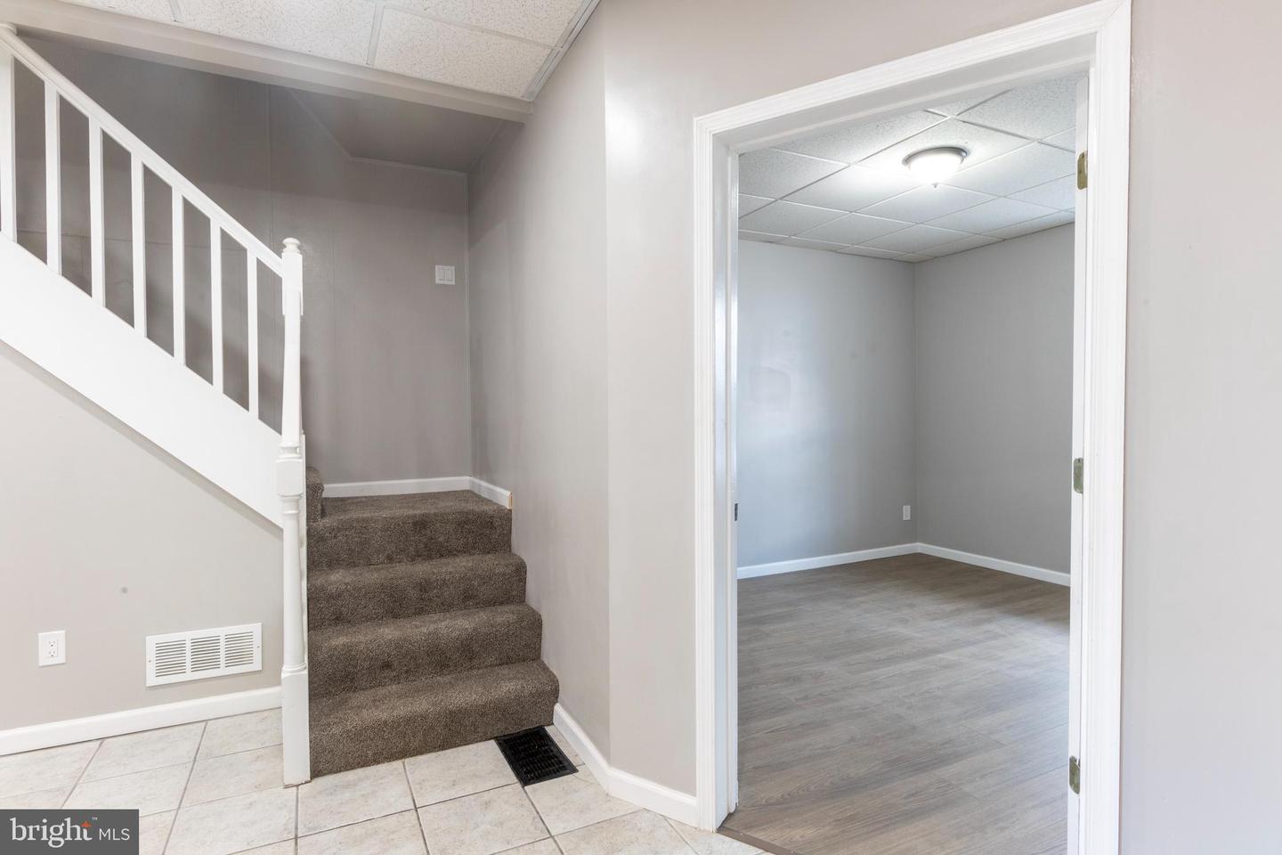 100-1/2 Lehman St