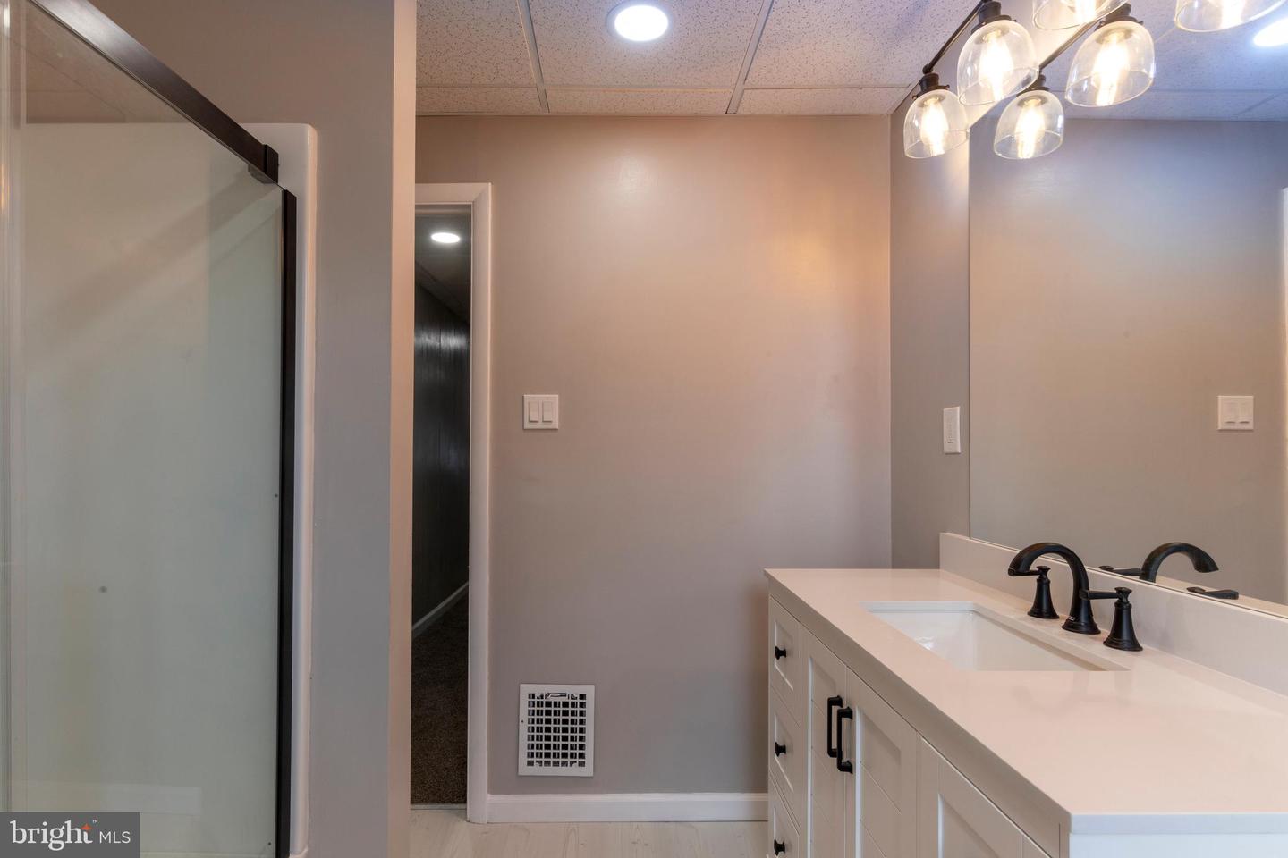 100-1/2 Lehman St
