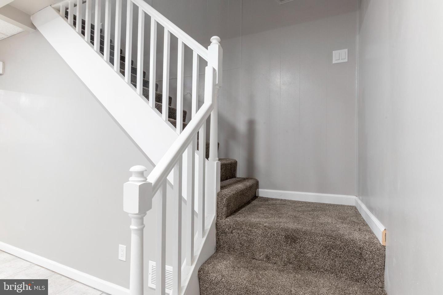 100-1/2 Lehman St