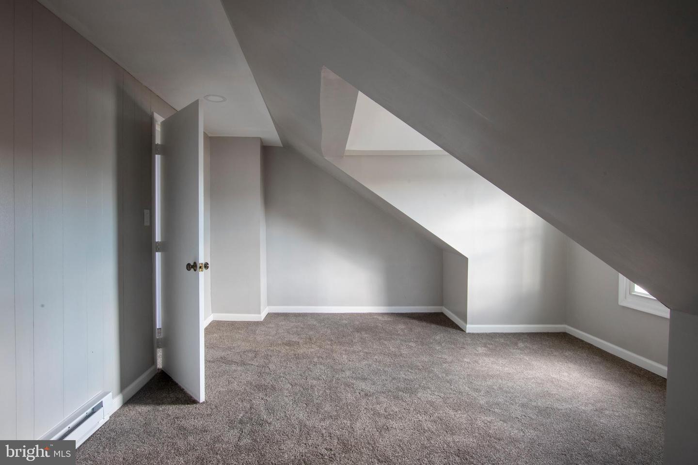 100-1/2 Lehman St