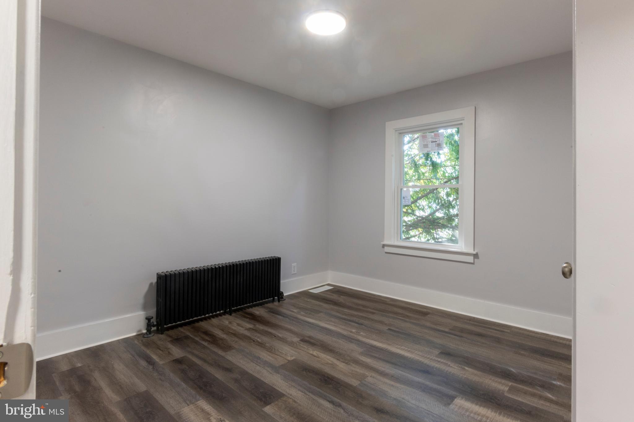 1242 Cornwall Rd