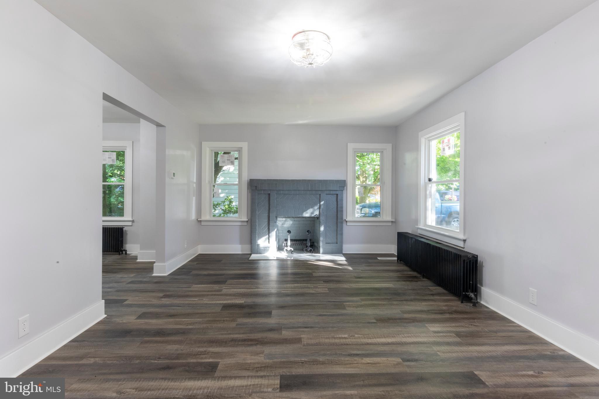 1242 Cornwall Rd
