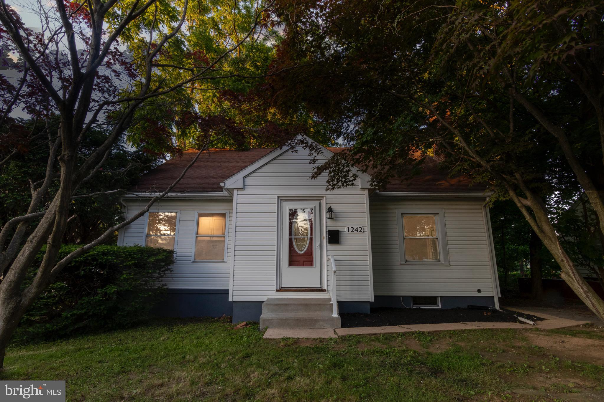 1242 Cornwall Rd
