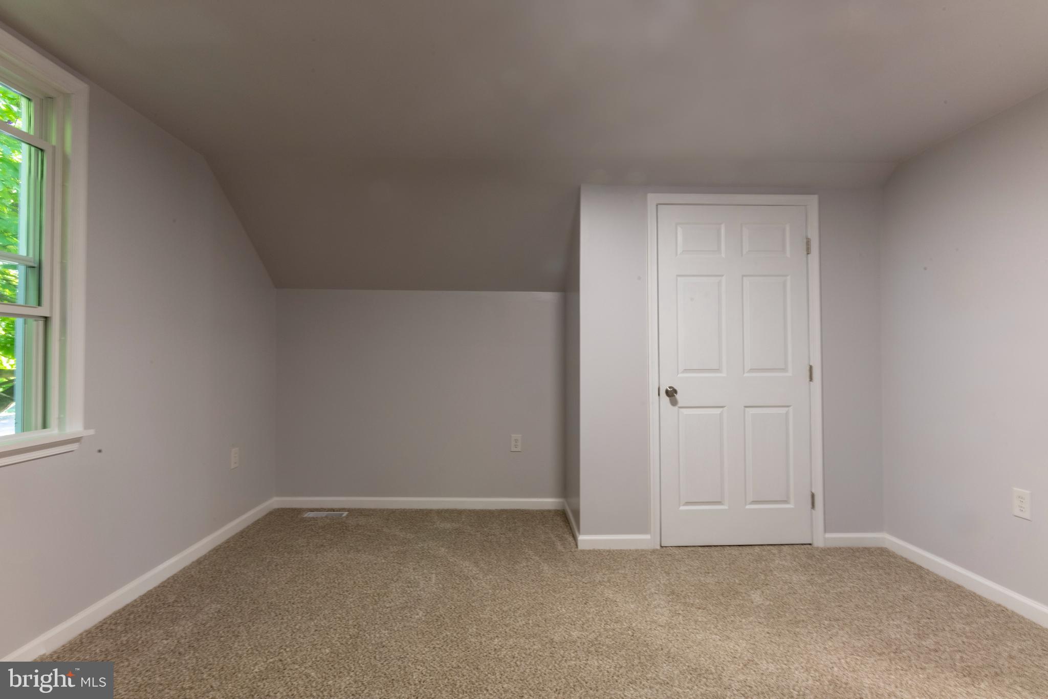 1242 Cornwall Rd