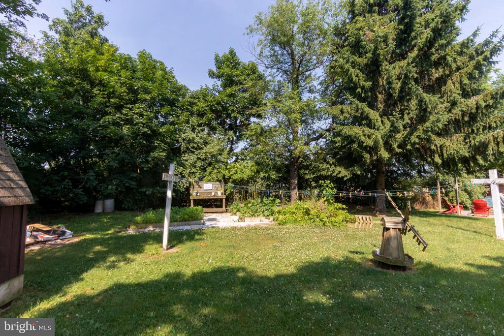 16 Pine Ave