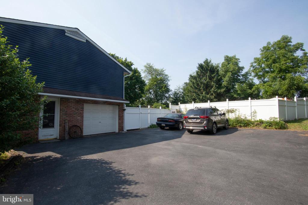 16 Pine Ave