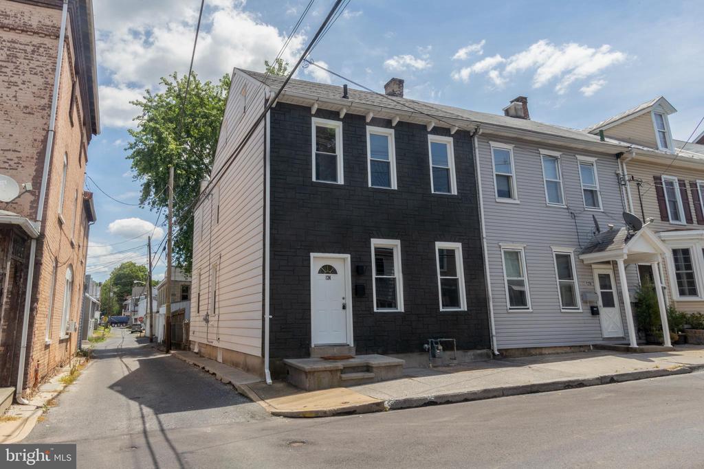 124 S 3rd St