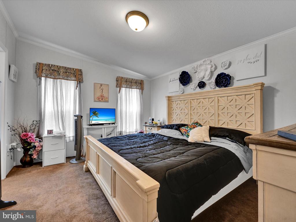 25 Stonehill Park