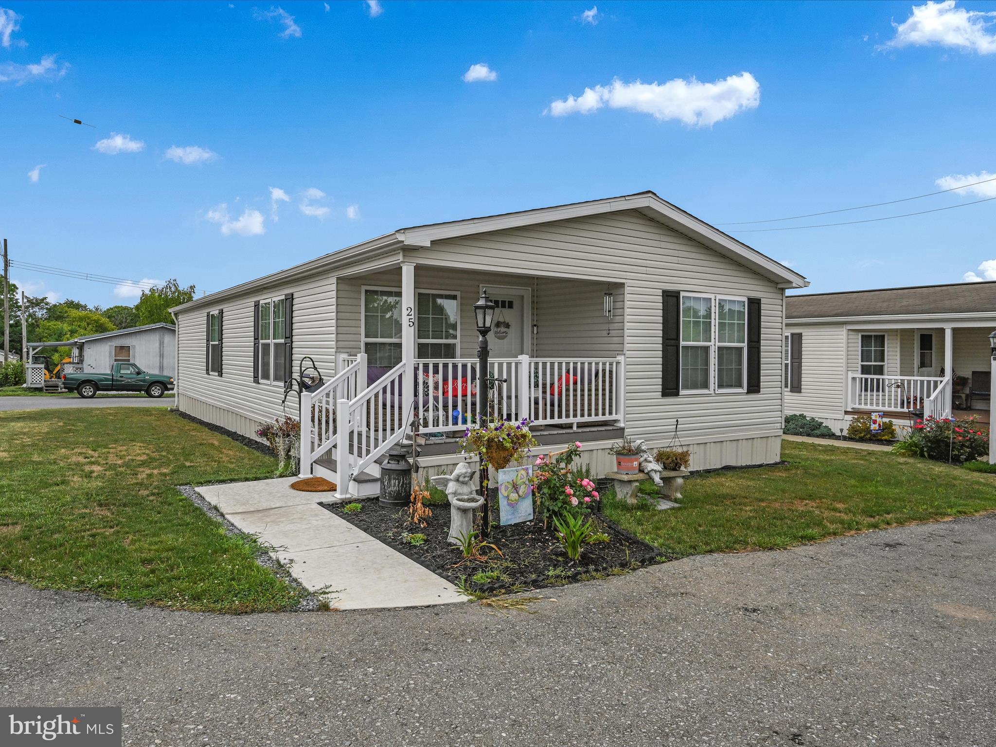 25 Stonehill Park