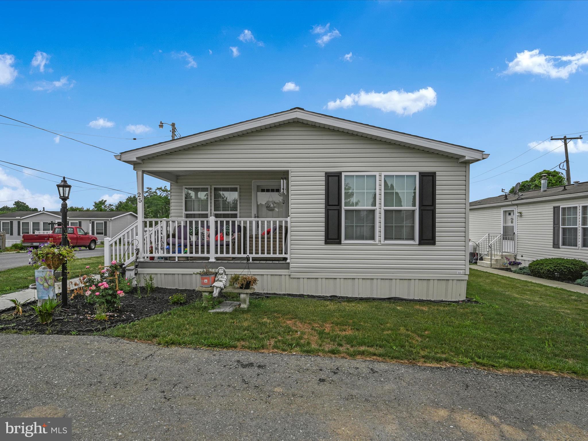 25 Stonehill Park