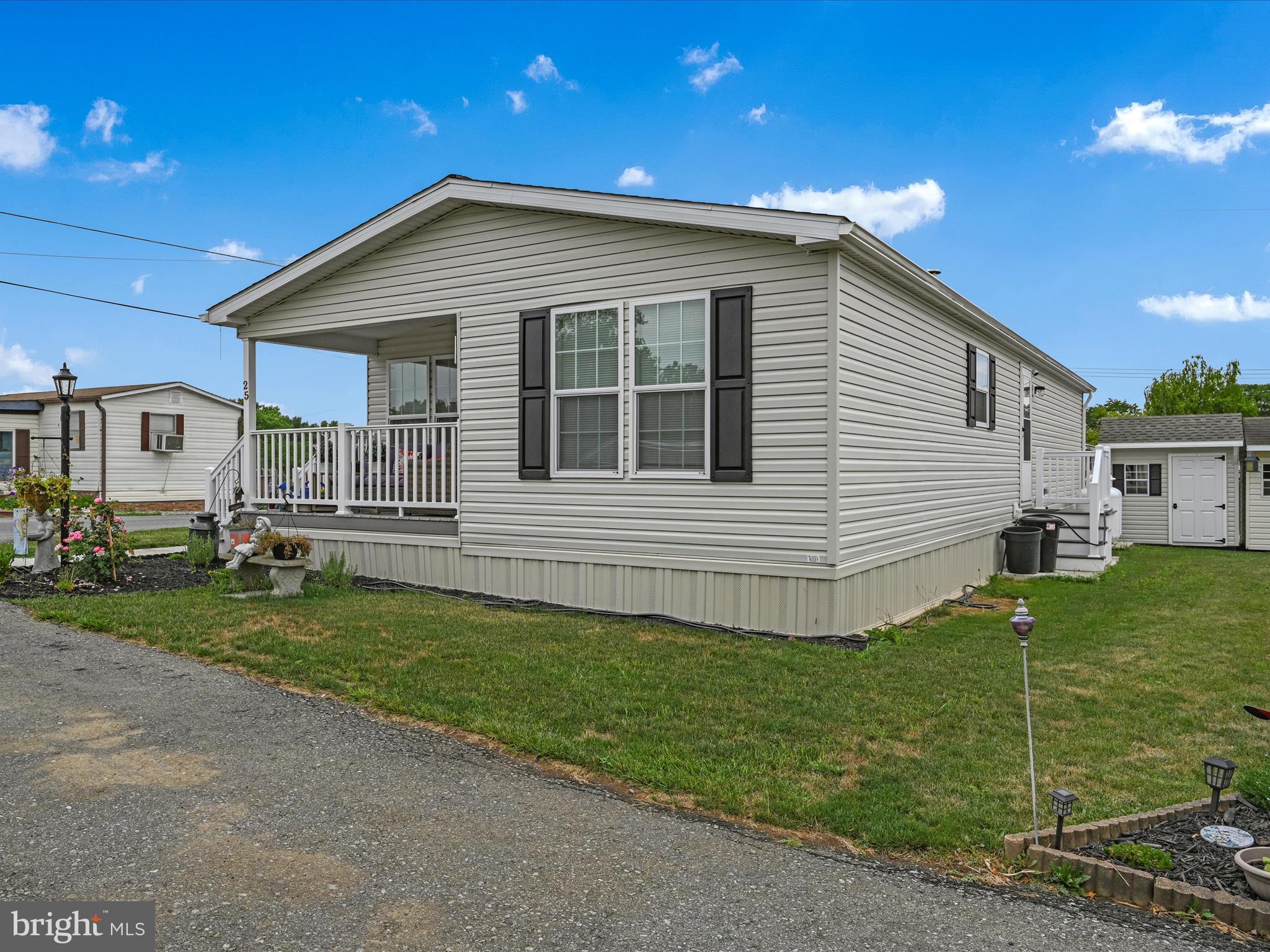 25 Stonehill Park